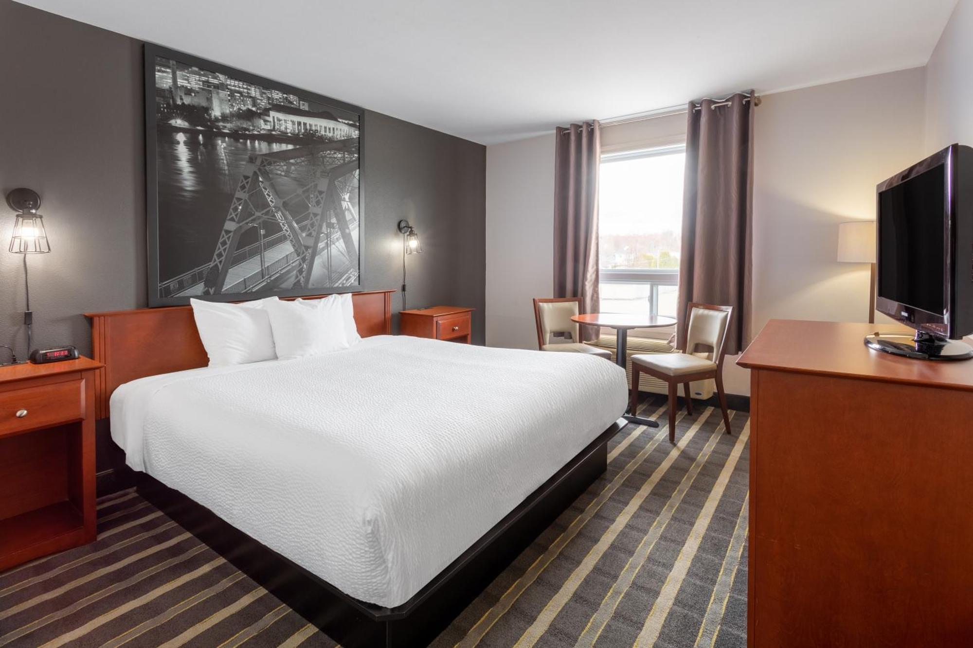 Super 8 By Wyndham Trois-Rivieres Hotel Bagian luar foto